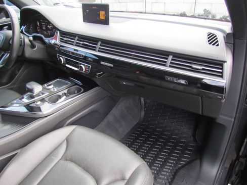 Used 2017 Audi Q7 3.0T Premium Plus AWD/4WD image 19