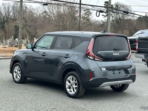 Used 2023 Kia Soul LX w/ LX Technology Package image 6