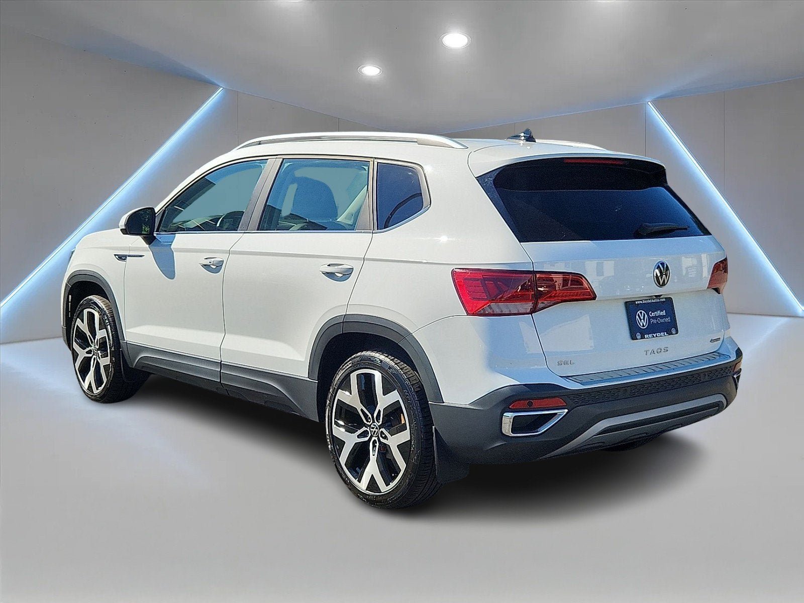 Certified 2022 Volkswagen Taos SEL AWD/4WD image 6