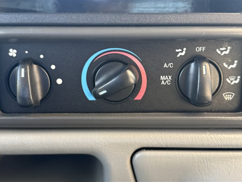 Used 2004 Ford F250 Lariat AWD/4WD image 13