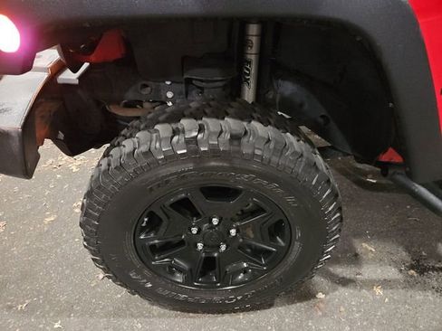 Used 2017 Jeep Wrangler Sport image 10