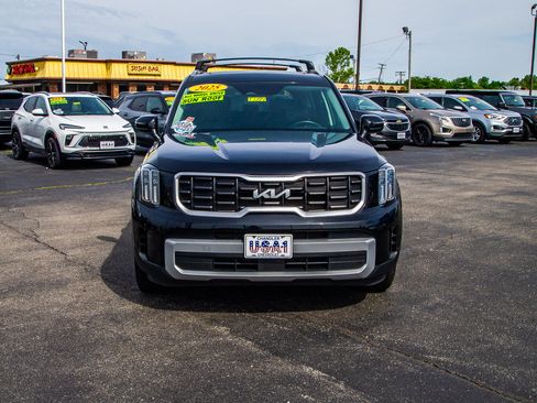 Used 2025 Kia Telluride S AWD/4WD image 2
