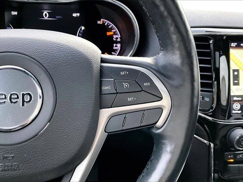 Certified 2022 Jeep Grand Cherokee Limited image 30