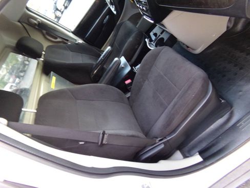 Used 2013 RAM C/V Tradesman FWD image 17