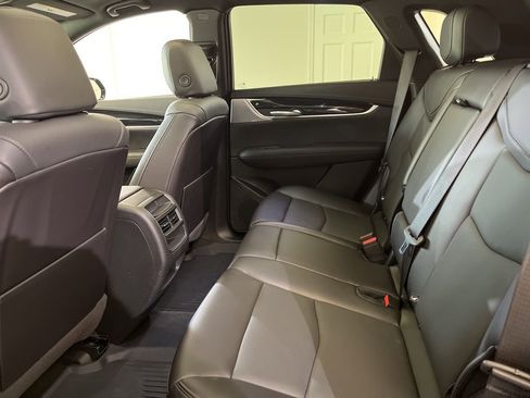 Certified 2025 Cadillac XT5 Premium Luxury w/ Technology Package AWD/4WD image 13