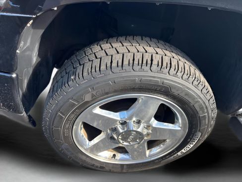 Used 2013 GMC Sierra 2500 Denali w/ Suspension Package, Off-Road image 14