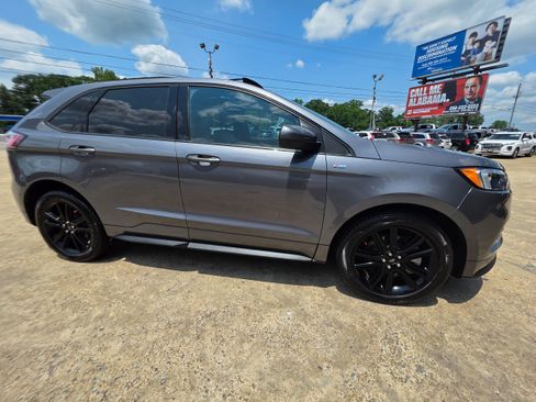 Used 2021 Ford Edge ST-Line FWD image 4