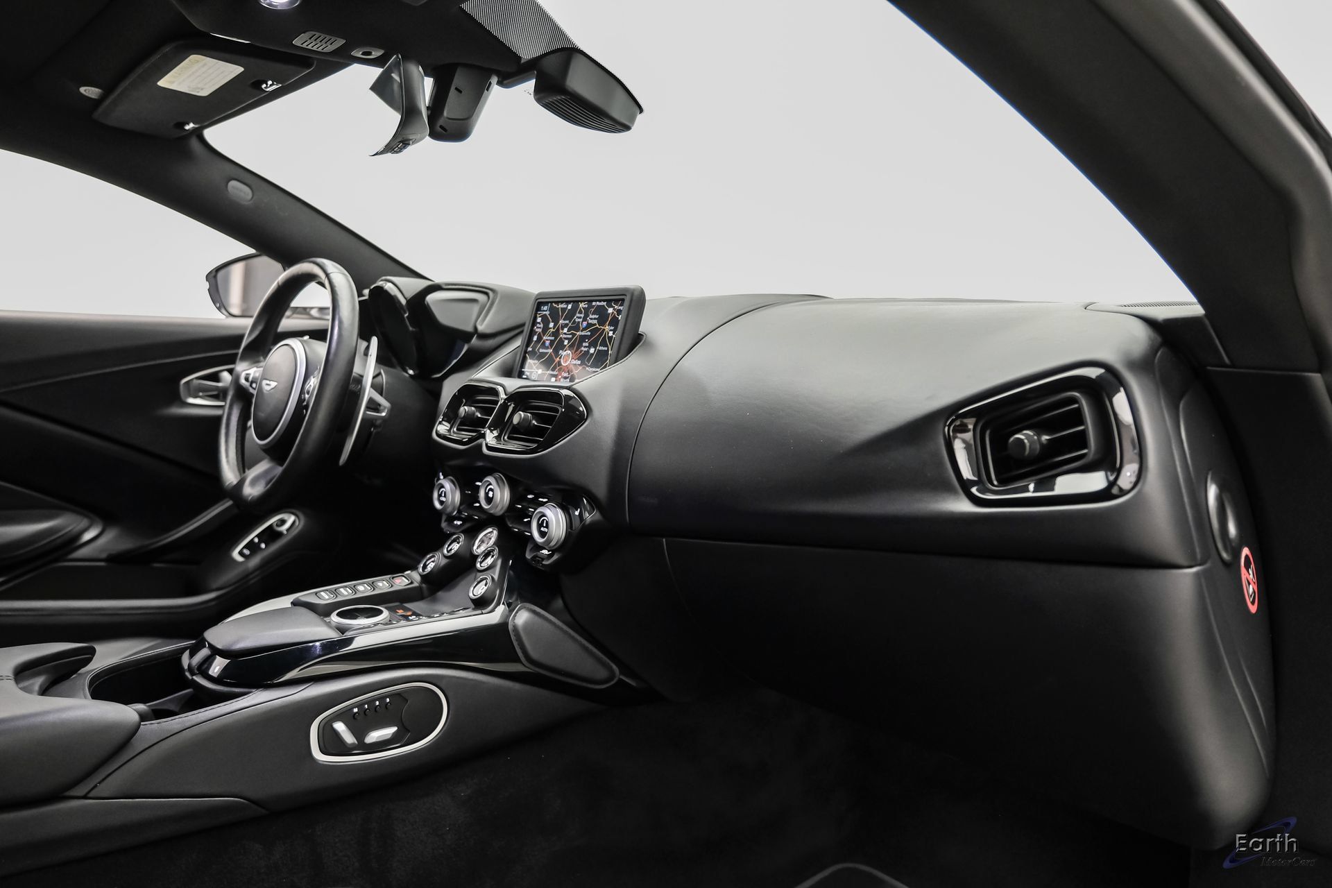 Used 2022 Aston Martin V8 Vantage Coupe RWD image 49