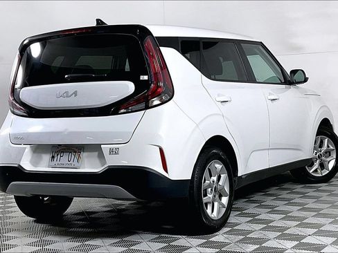 Used 2024 Kia Soul LX w/ Option Group 015 FWD image 10