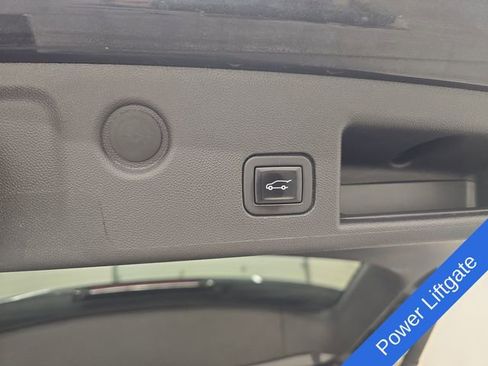 Used 2022 Chevrolet Equinox Premier AWD/4WD image 18