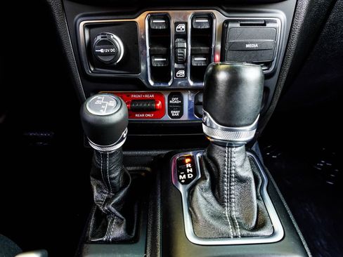 Used 2024 Jeep Wrangler Unlimited Rubicon 4xe image 21