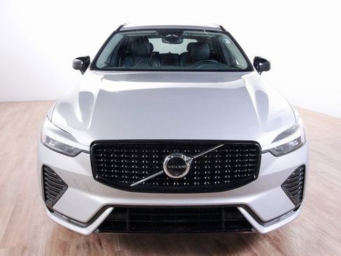 Certified 2025 Volvo XC60 B5 Plus image 2
