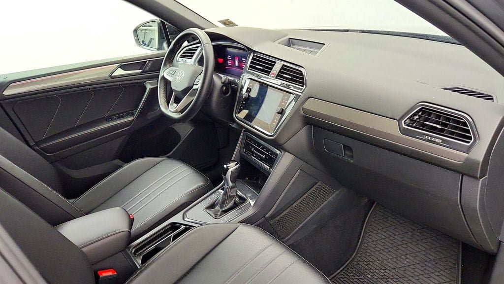 Used 2023 Volkswagen Tiguan SE R-Line FWD image 25
