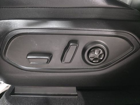 Used 2023 Jeep Grand Cherokee Limited image 19