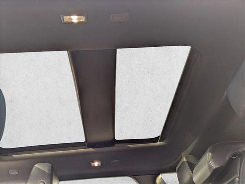 Used 2025 Land Rover Range Rover Evoque S image 20