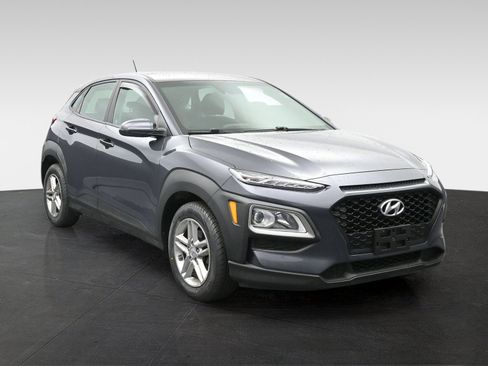 Used 2021 Hyundai Kona SE FWD image 2