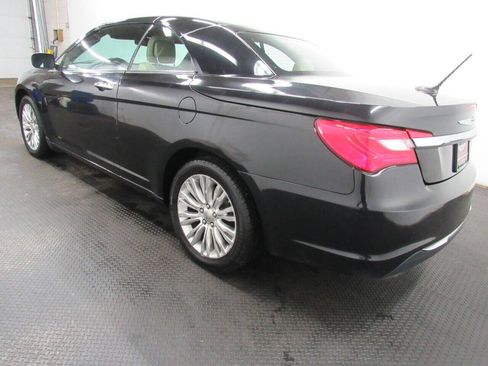 Used 2011 Chrysler 200 Limited FWD image 6