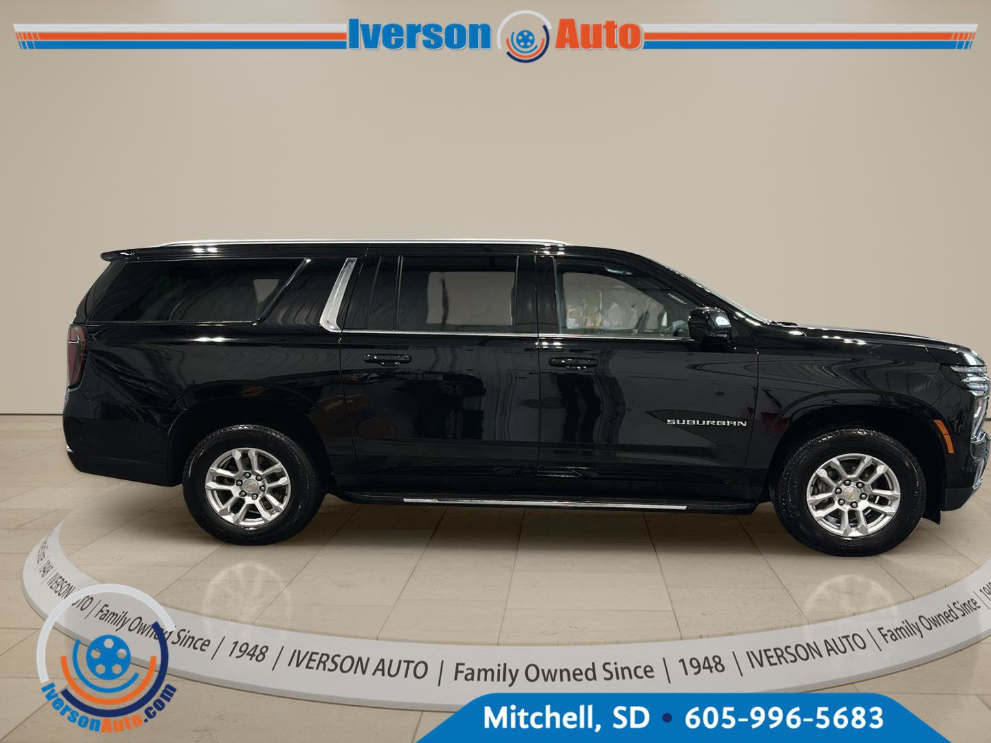 Used 2025 Chevrolet Suburban LT AWD/4WD image 8