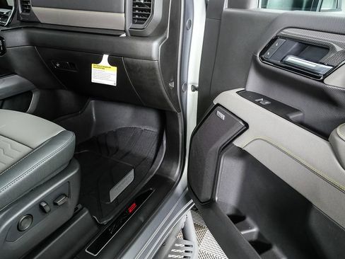 New 2026 Chevrolet Silverado 2500 ZR2 image 25