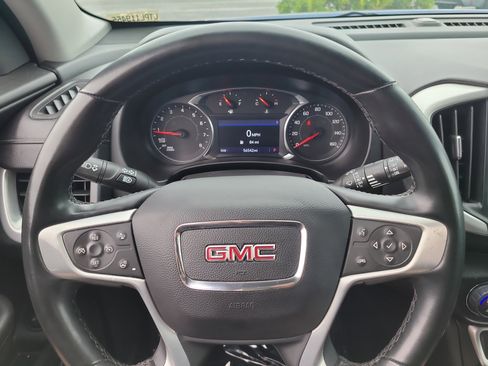 Used 2023 GMC Terrain SLT image 30