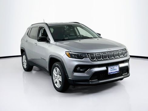 Used 2022 Jeep Compass Latitude w/ Convenience Group image 3