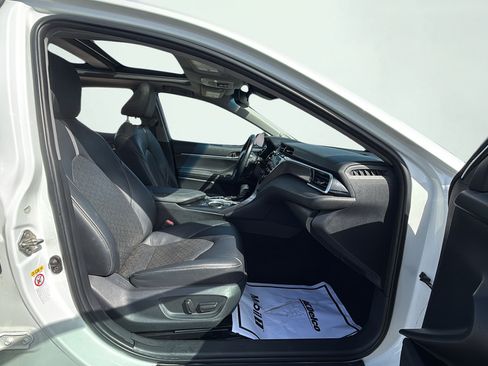 Used 2018 Toyota Camry XSE w/ Driver Assist Package FWD image 42