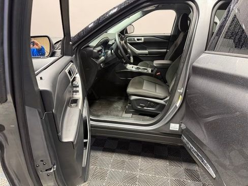 Used 2024 Ford Explorer XLT w/ Class IV Trailer Tow Package image 14