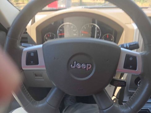 Used 2010 Jeep Liberty Limited w/ Tire & Wheel Group RWD image 33