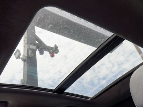 Used 2019 Maserati Levante S image 30