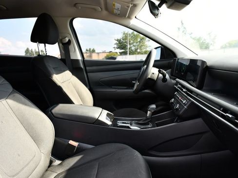 Used 2025 Hyundai Tucson SE FWD image 30