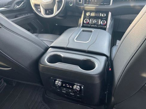 Used 2023 GMC Yukon XL Denali image 29