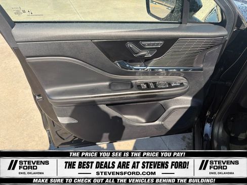 Used 2022 Lincoln Corsair AWD w/ Premium Package image 19