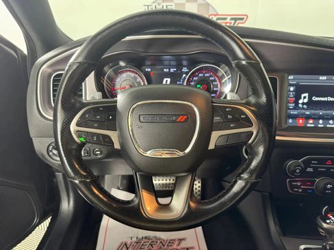 Used 2019 Dodge Charger Scat Pack w/ Dynamics Package RWD image 13