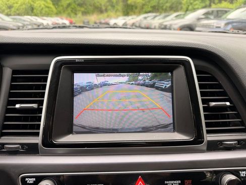 Used 2019 Hyundai Sonata SE FWD image 16