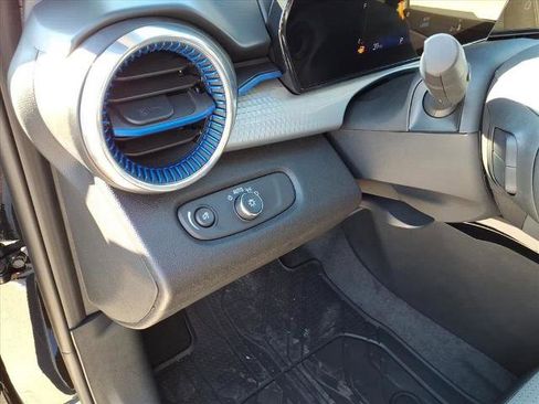 New 2026 Chevrolet Trax LT w/ LT Convenience Package image 16