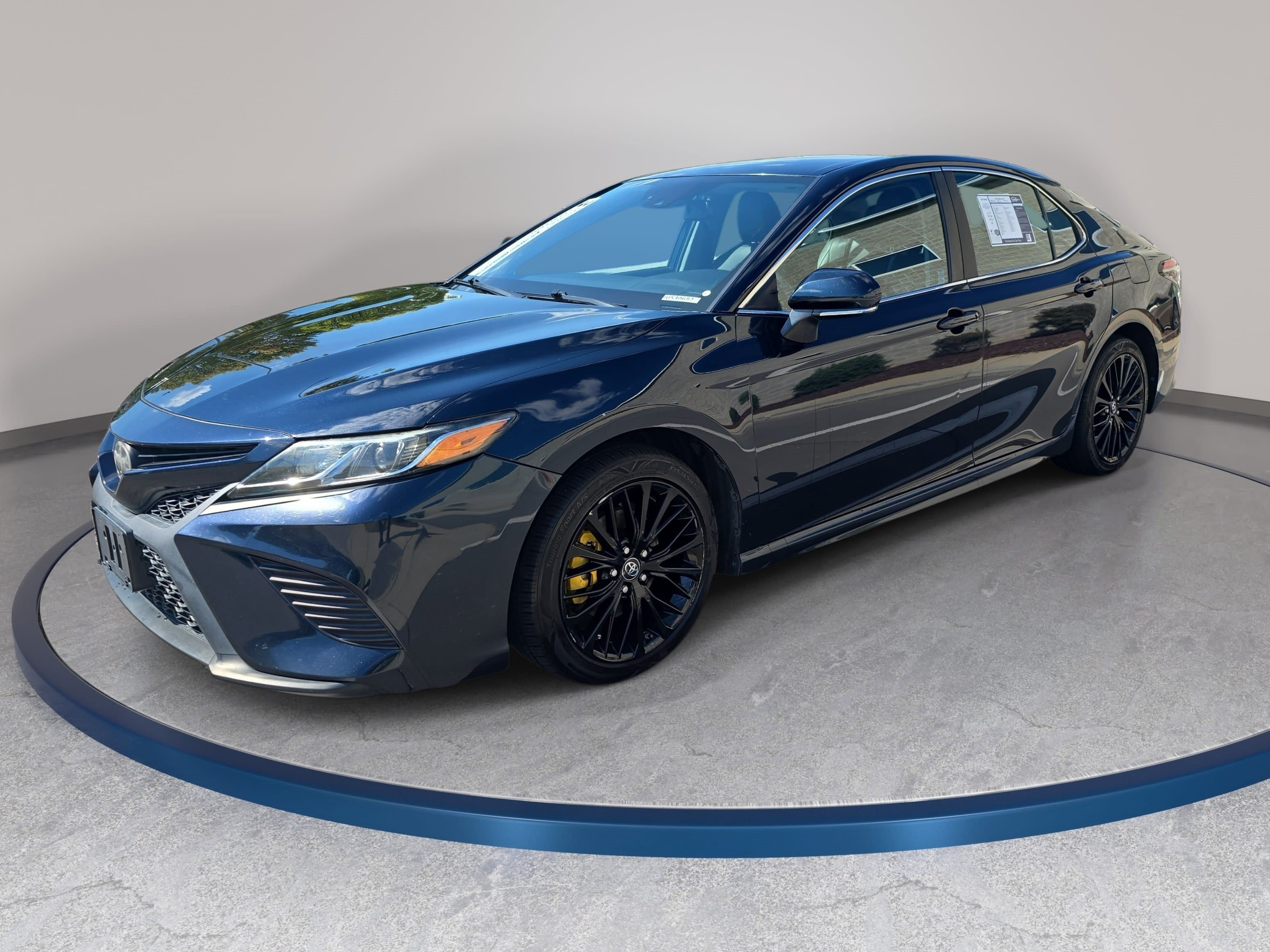 Used 2018 Toyota Camry SE w/ Audio Package FWD image 1