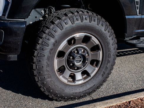 Used 2024 Ford F250 Lariat w/ Lariat Ultimate Package image 5