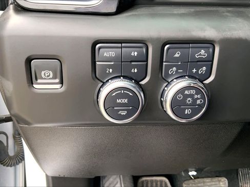 Used 2025 GMC Sierra 2500 Denali Ultimate image 33