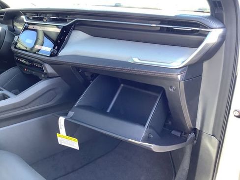 New 2026 Jeep Cherokee Limited image 39