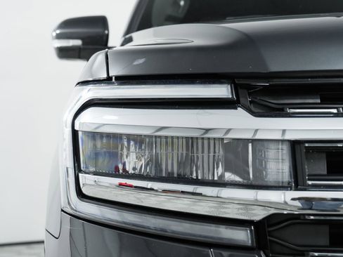 Used 2024 Ford Expedition Limited image 13