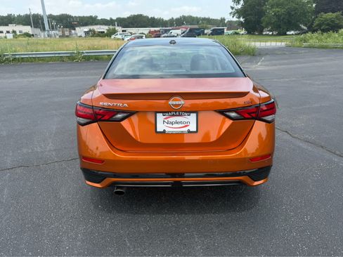 Used 2025 Nissan Sentra SR w/ SR Premium Package FWD image 7