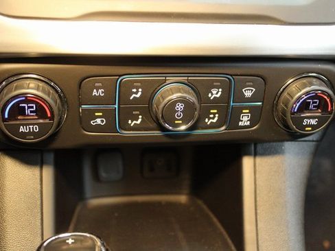 Used 2019 GMC Acadia SLE image 28