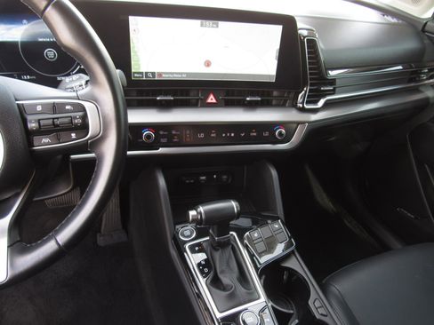 Used 2024 Kia Sportage SX image 20