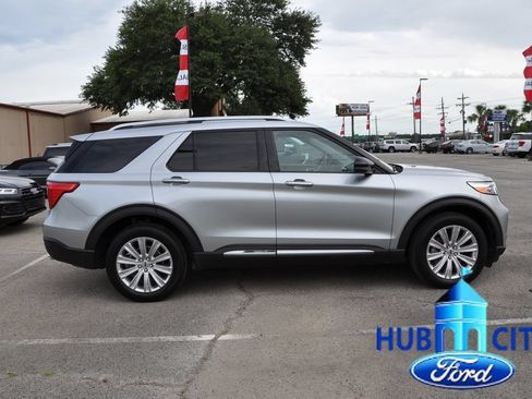 Used 2024 Ford Explorer Limited w/ Equipment Group 301A AWD/4WD image 6