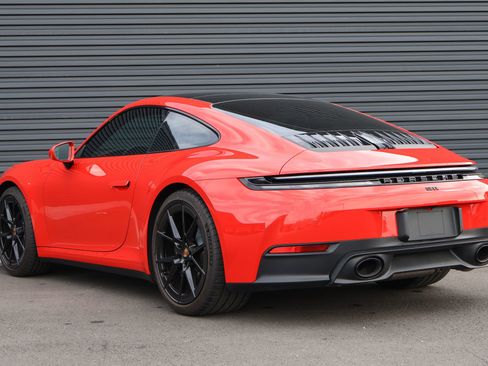 Certified 2025 Porsche 911 Carrera image 3