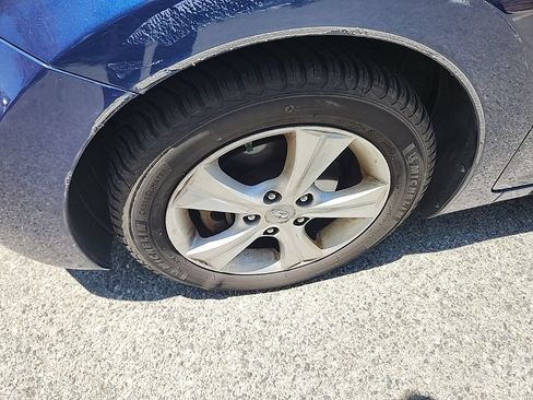 Used 2016 Hyundai Elantra Value Edition FWD image 9
