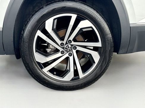 Used 2023 Volkswagen Atlas SEL AWD/4WD image 37