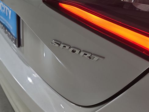 Used 2024 Honda Civic Sport image 8