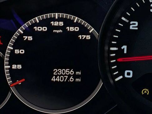 Used 2023 Porsche Cayenne image 9