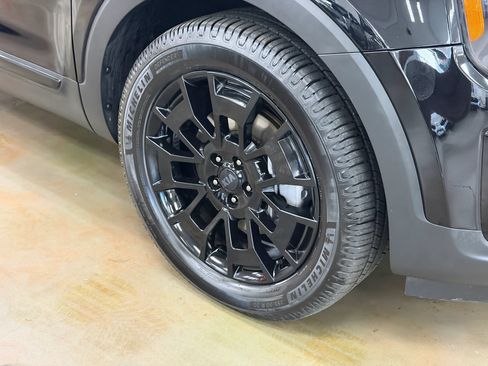 Used 2021 Kia Telluride EX w/ EX Premium Package AWD/4WD image 7